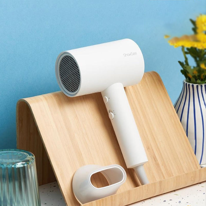 New SHOWSEE A1-W Anion Hair Dryer Negative Ion care Professinal Quick Dry Home 1800W Portable Hairdryer Diffuser Constant